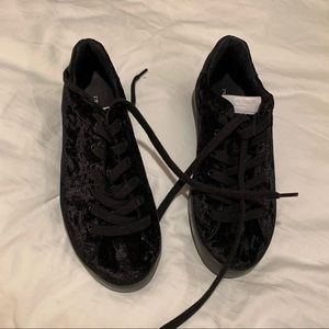 NEVER WORN Rag and Bone sneakers